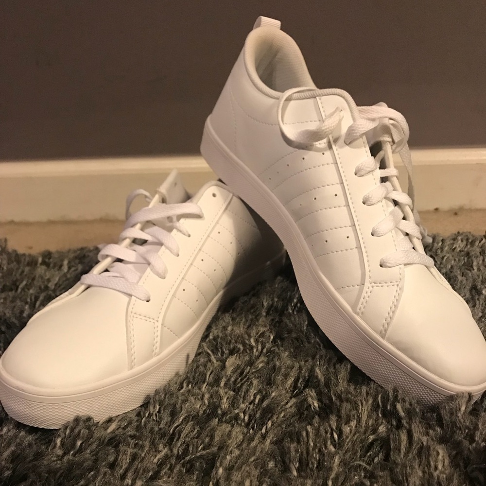 Adidas Sneakers